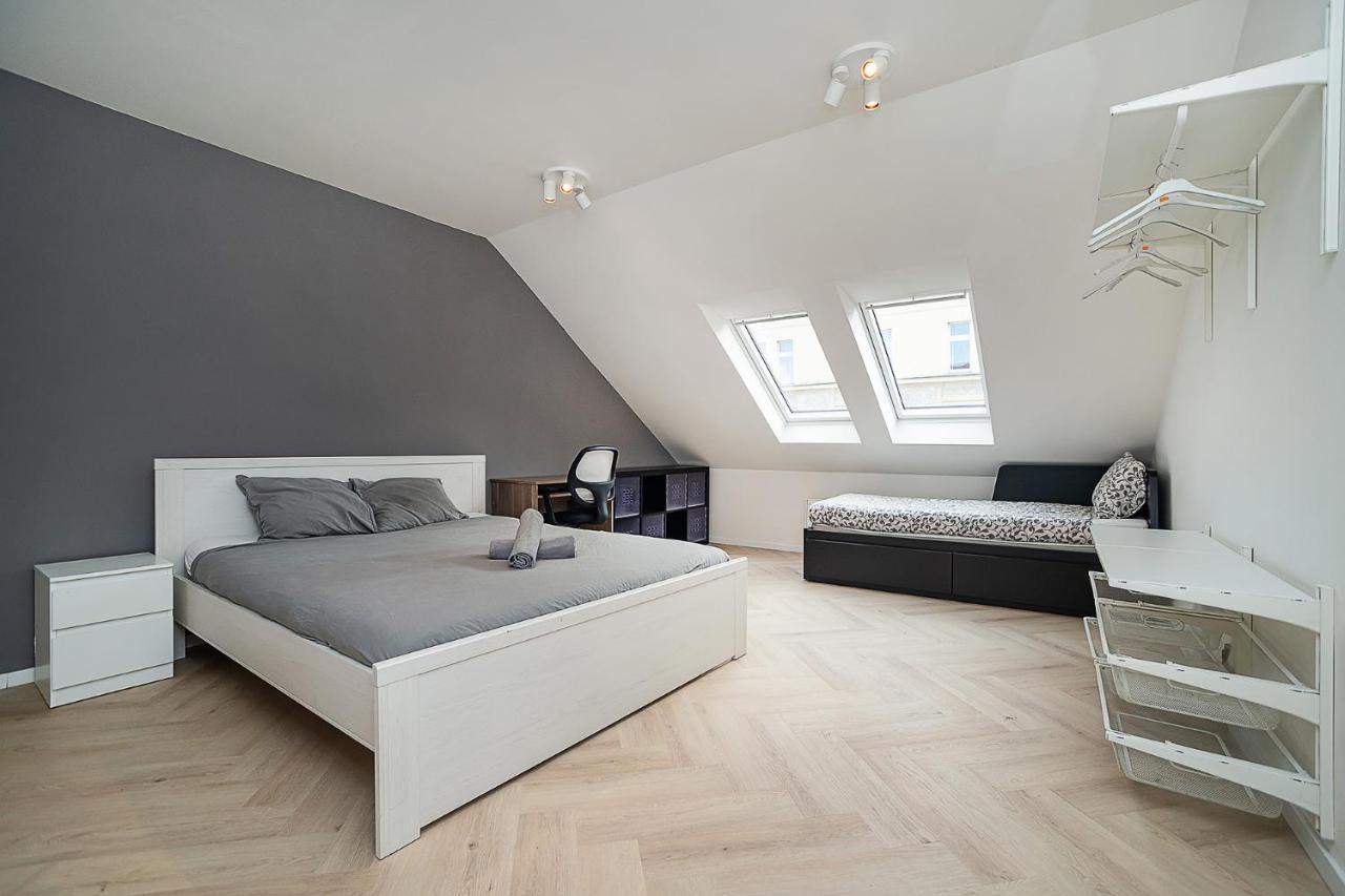 Big 4-Bedroom Flat, Terrace With Great Vitkov View Prague Luaran gambar