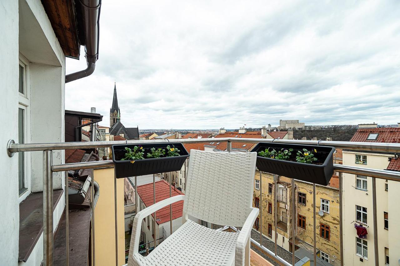 Big 4-Bedroom Flat, Terrace With Great Vitkov View Prague Luaran gambar